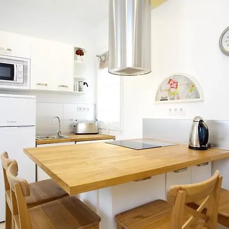 Gracia Group Apartment